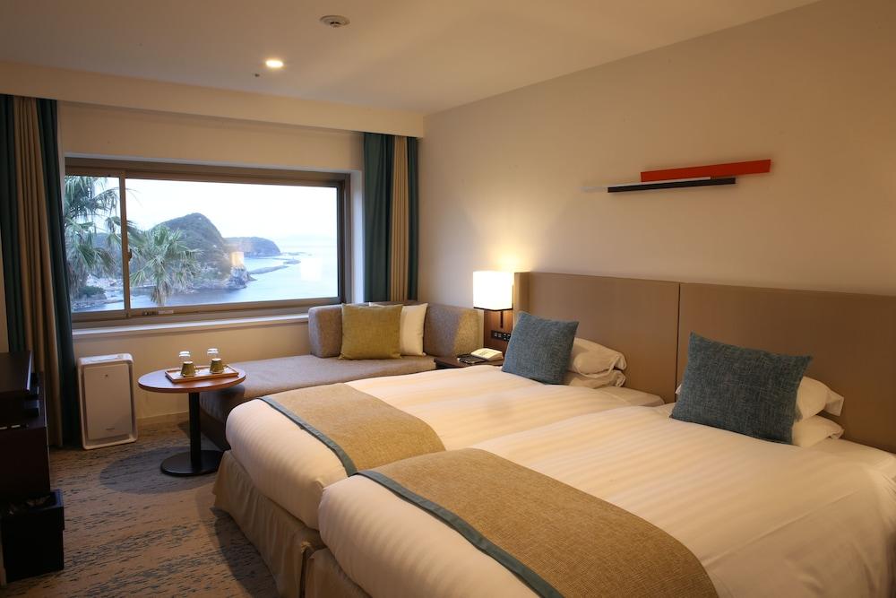 Shimoda Tokyu Hotel Buitenkant foto